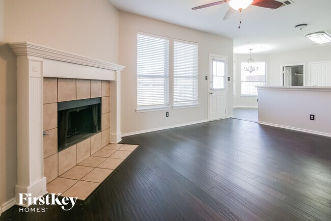 Foto del edificio - 6605 Sandgate Dr
