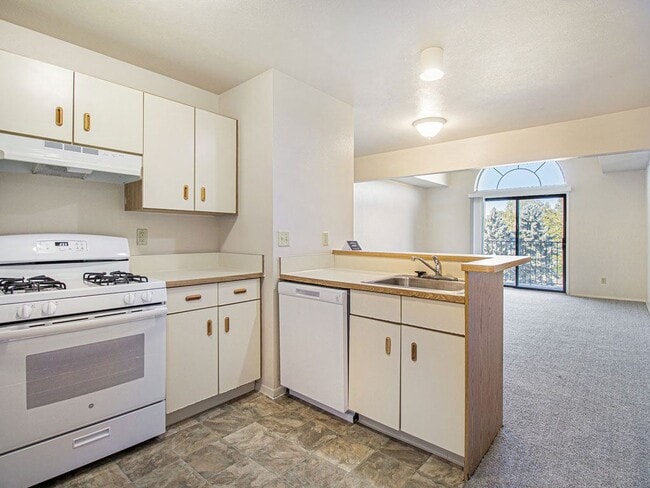 Building Photo - Gull Prairie/Gull Run Apartments and Townhomes