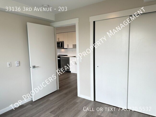 Photo du bâtiment - 2 Bedroom South Facing Apartment