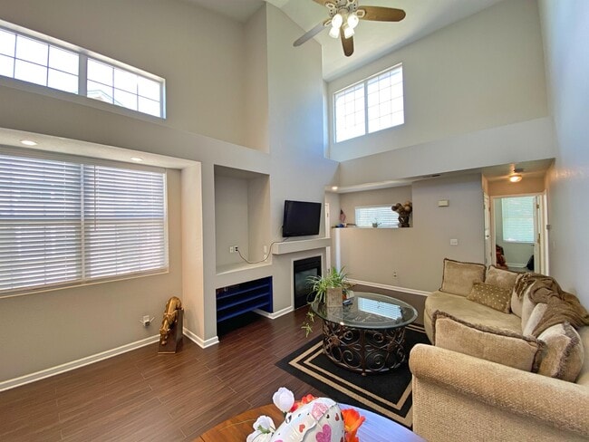 Building Photo - 2860 W Centennial Dr