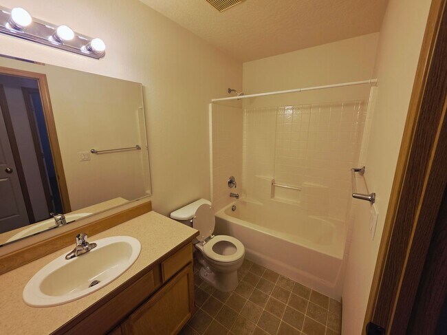 Foto del edificio - 5042 W Lemonwood Ln