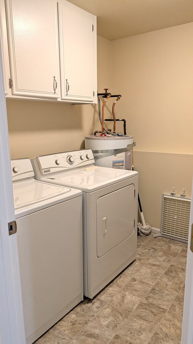 Building Photo - 17801 Stone Ave N