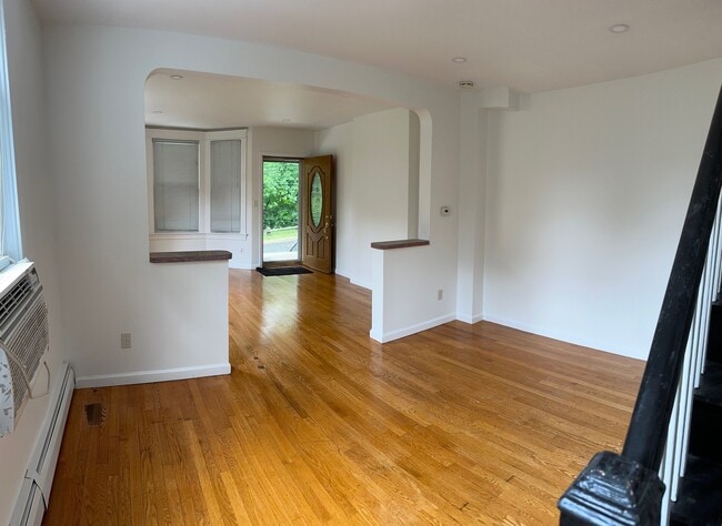 Dining Room - 32 Charles St