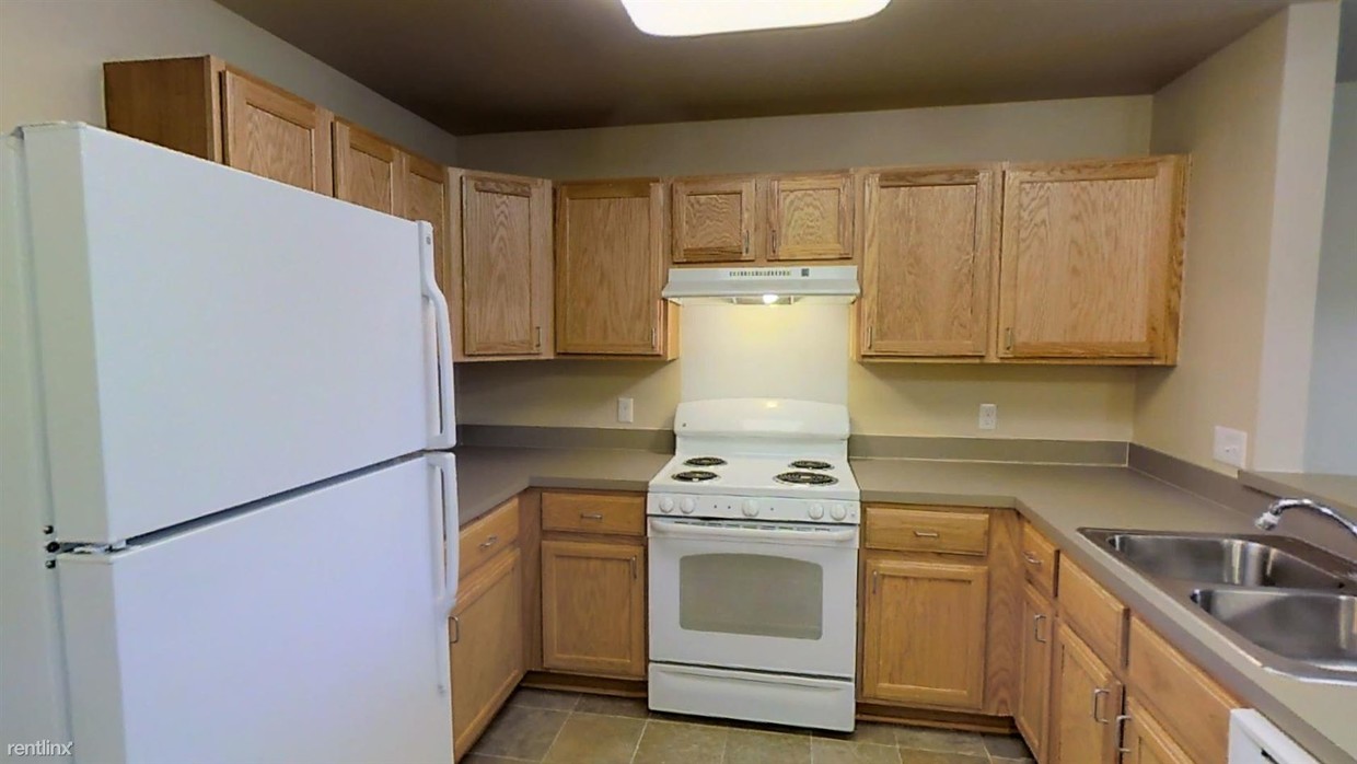 Primary Photo - 16910 Garden View Cir