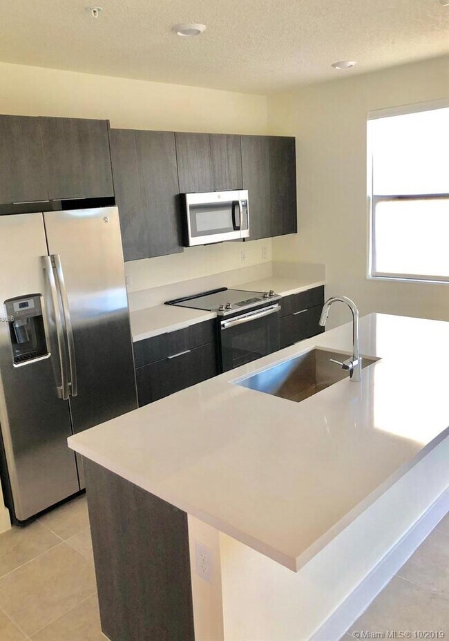 Foto del edificio - 10419 NW 82nd St