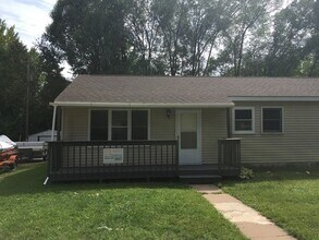 Building Photo - 703-705 Lee Ct