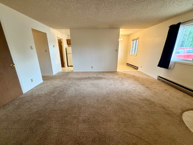 Building Photo - Main level two bedroom, one bathroom close to Greenway!