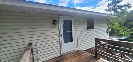 Building Photo - 637 Stiles Ave