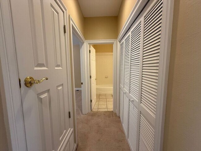 Foto del edificio - Pensacola - Downtown - 2 bedroom, 2 bathroom - water and sewer included