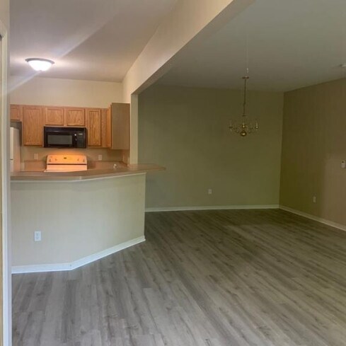 Building Photo - 10105 Chesapeake Cir