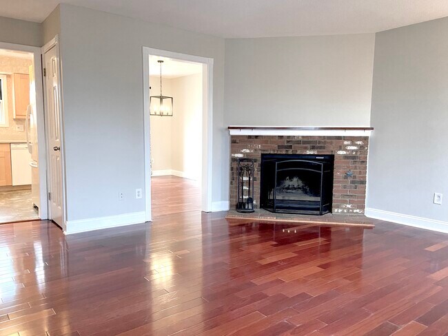 Building Photo - 204 Austin Ryer Ln