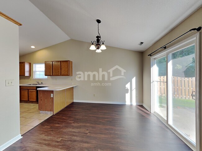 Foto del edificio - 7457 Kidwell Dr