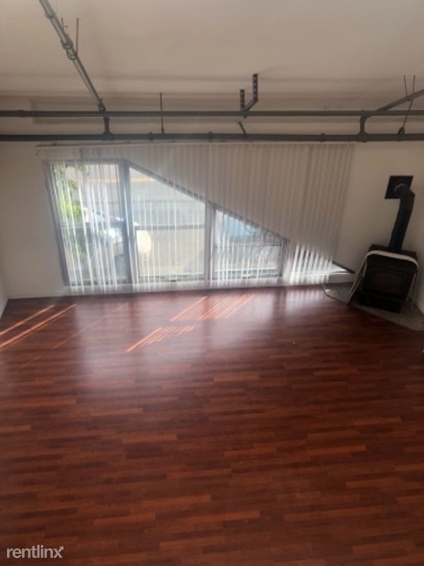 Building Photo - 1 br, 1 bath Condo - 6009 christie avenue