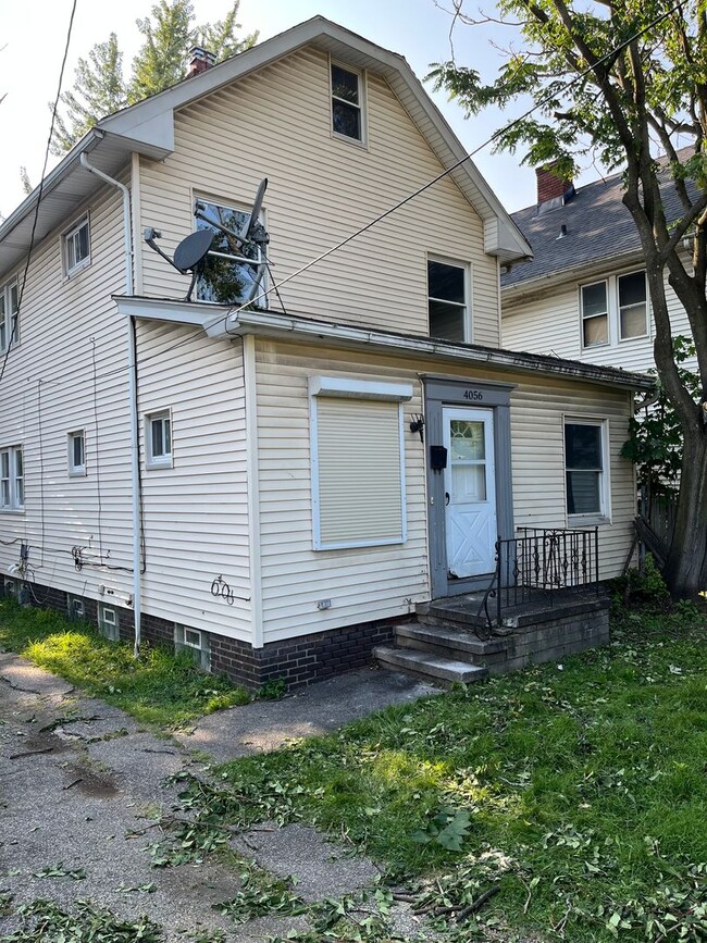 Building Photo - 4056 E 123rd St