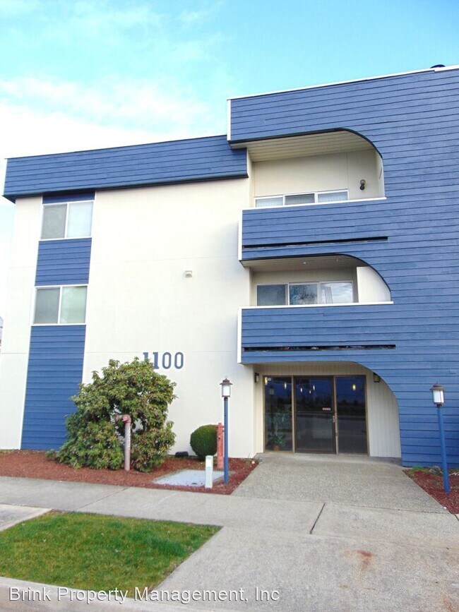 Building Photo - 2 br, 1 bath House - 1100 Harrington Ave N...