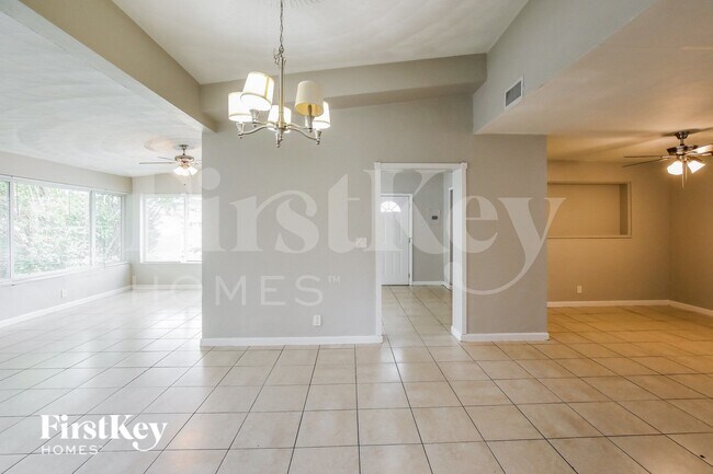 Foto del edificio - 421 SW 29th Ave