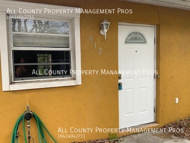 Building Photo - Great Location/Spacious/Near Airport/Pet F...