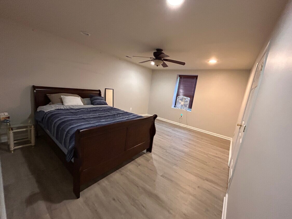 Foto principal - 4688 Woodland Rd