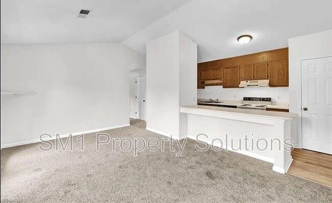 Building Photo - 2328 W Vandalia Rd