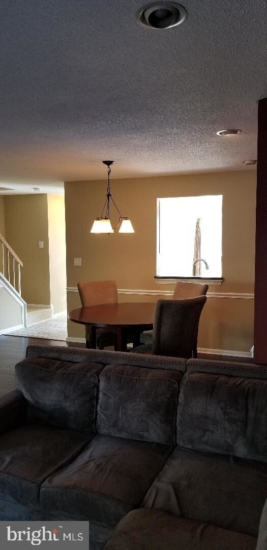 Foto del edificio - 4016 Sparrow House Ln