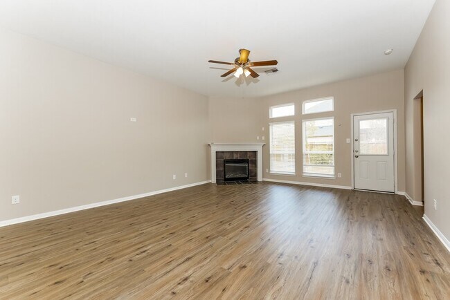 Building Photo - 9957 Yearling Pl