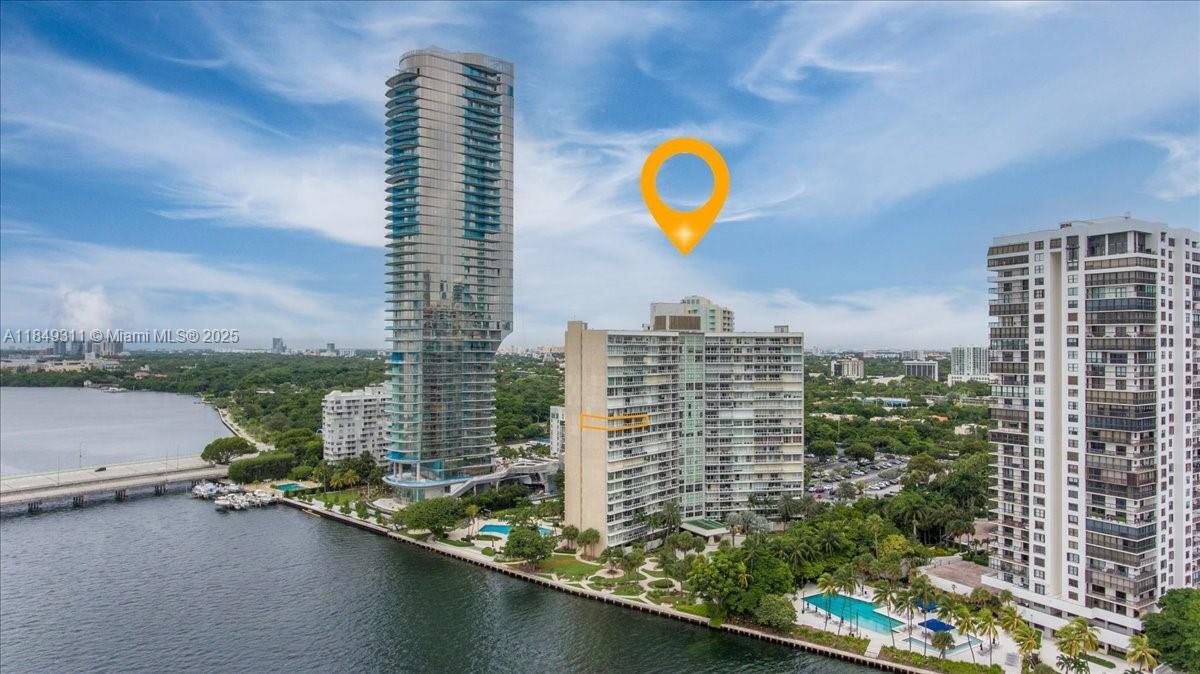 Foto principal - 2451 Brickell Ave
