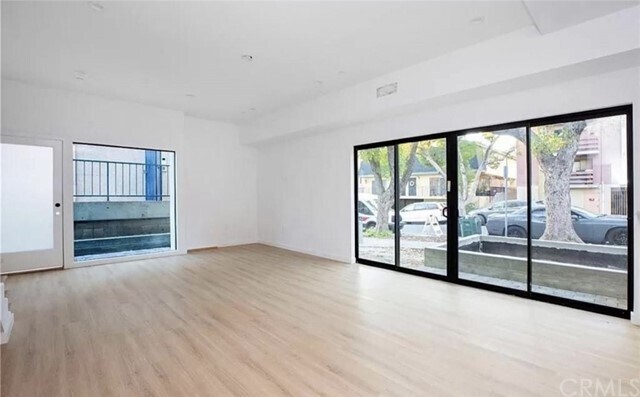 Building Photo - 530 E San Jose Ave