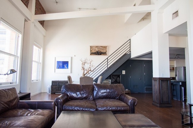 Foto del edificio - 257 S Spring St