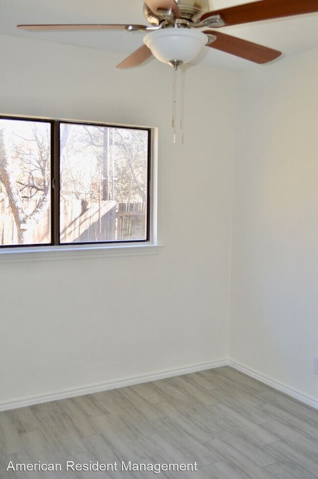 Building Photo - 3 br, 2 bath House - 6326 Les Harrison Dr