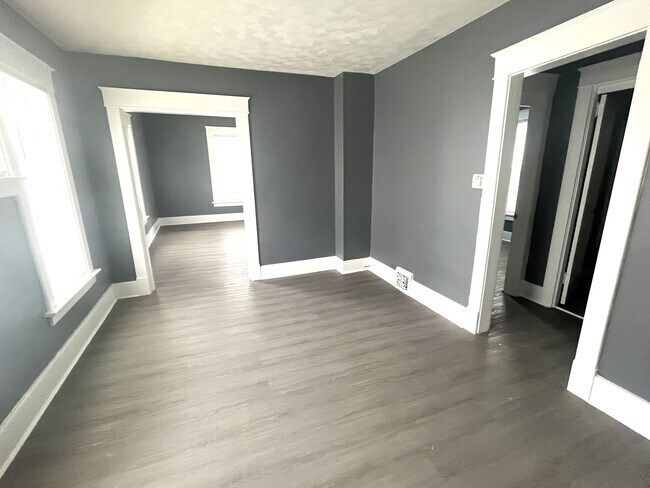 Foto del edificio - 548 E 7th St