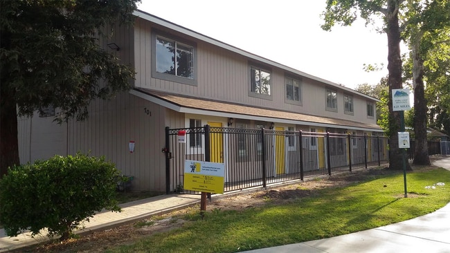 Building Photo - 701 S Encina St