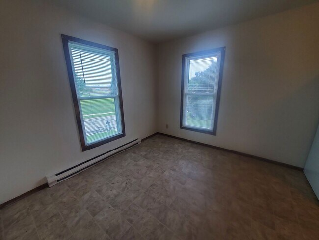 Foto del edificio - 2205 Green Tree Rd