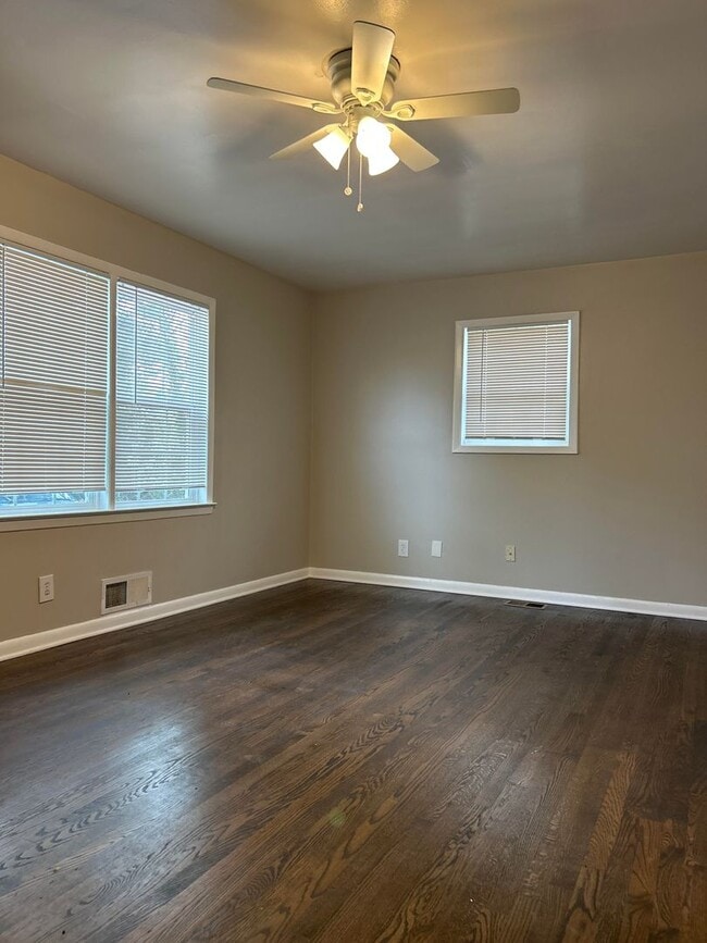 Foto del edificio - 4 Bed 2 Bath in Atlanta!