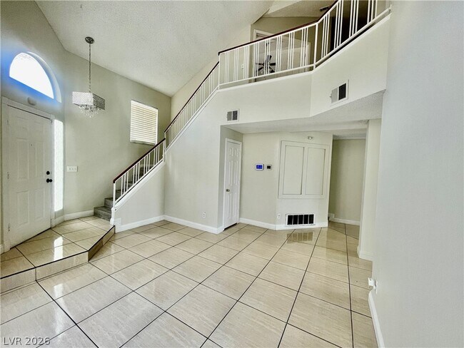 Building Photo - 2616 Camphor Tree St