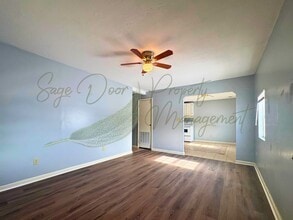 Building Photo - 117 NE State Hwy E