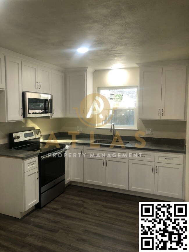 Building Photo - Beautiful 2 Bed 1 Bath Available now!