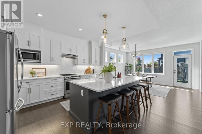 Building Photo - 40 Fanning St