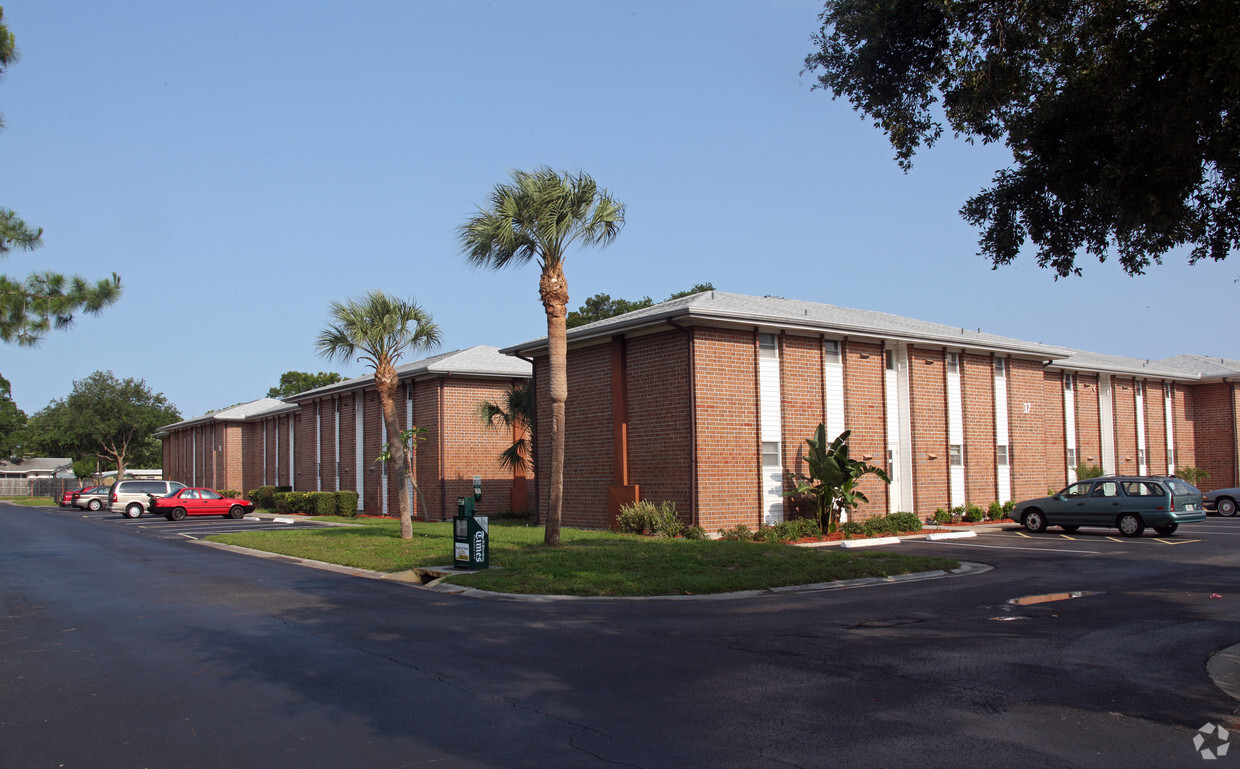 Primary Photo - Heritage Apartments