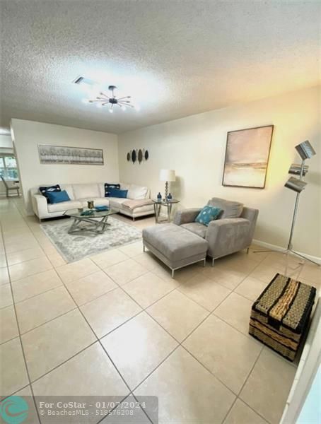 Foto del edificio - 1641 NE 55th St