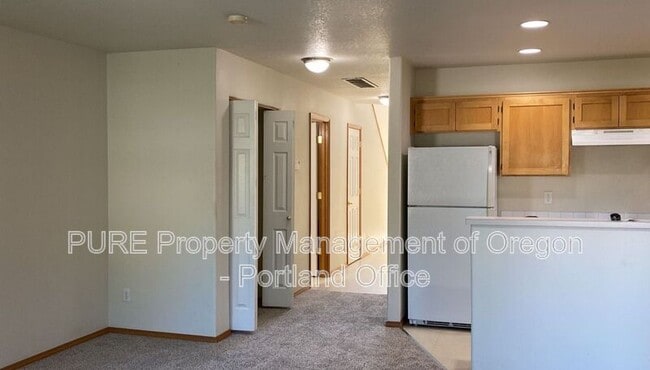 Building Photo - 15617 NE Milton Pl