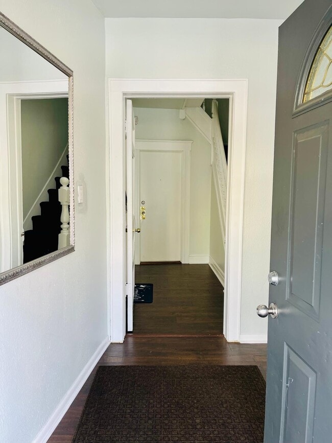 Building Photo - 98 Bergen Ave