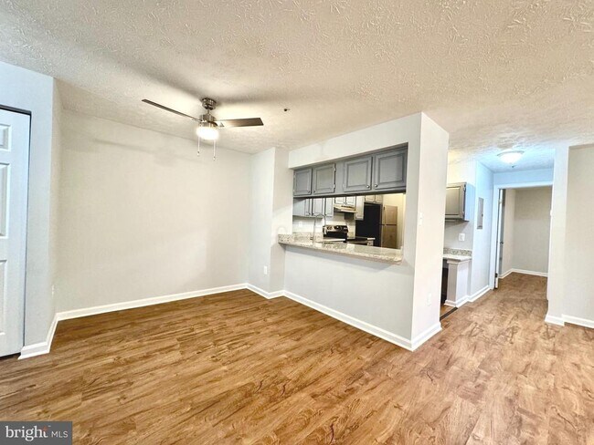 Foto del edificio - 12201 St Peter Ct