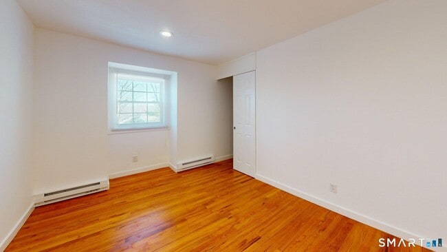 Building Photo - 26 Sunset Terrace