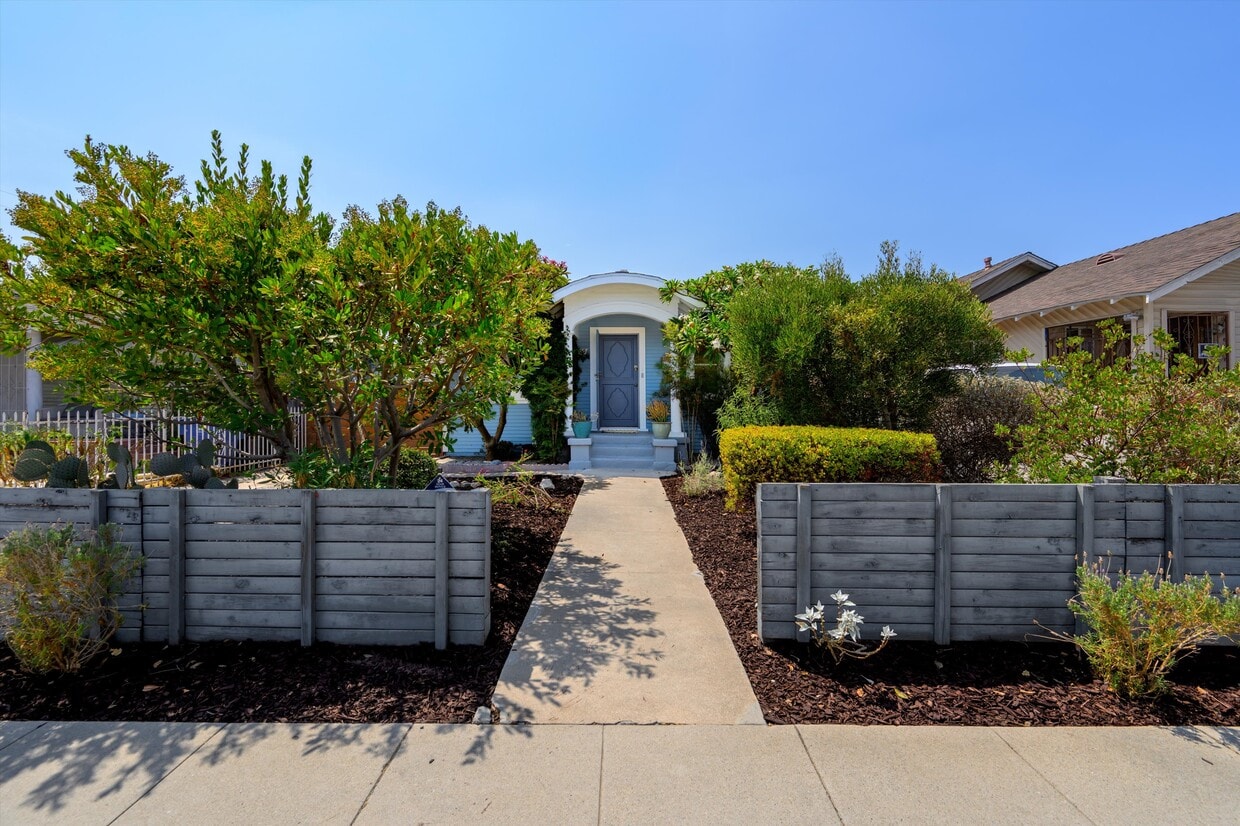 Foto principal - 2955 8th Ave