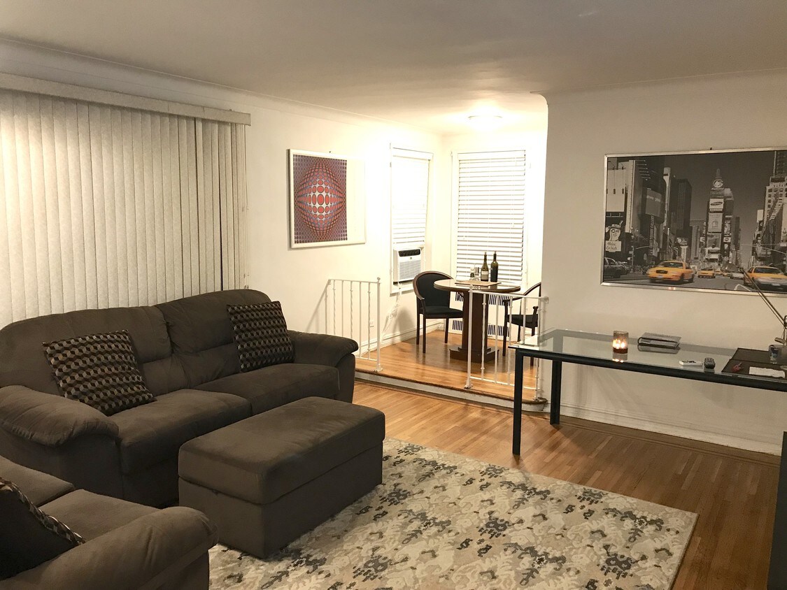 Foto principal - 1410 York Ave
