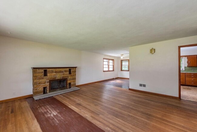 Foto del edificio - 618 N Oplaine Rd
