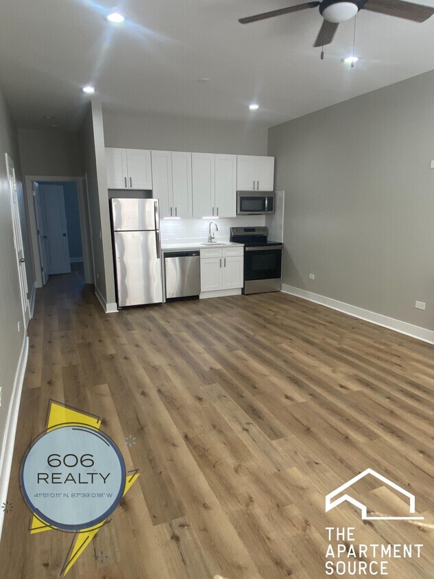 Foto principal - 3149 N Long Ave