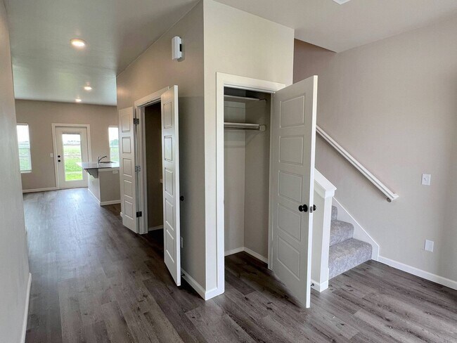 Foto del edificio - Tour Today at The Villas of Pennbrooke!