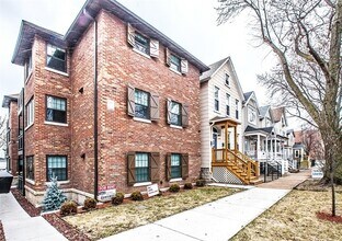 Building Photo - 2141 W Fletcher St