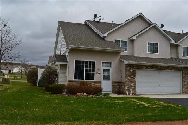 Foto del edificio - 17946 Vance Cir NW
